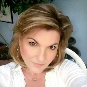 Meet your Posher, Robyn